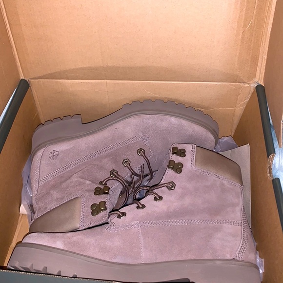 Women's Carnaby Cool 6 Inch Boot - Picture 11 of 11